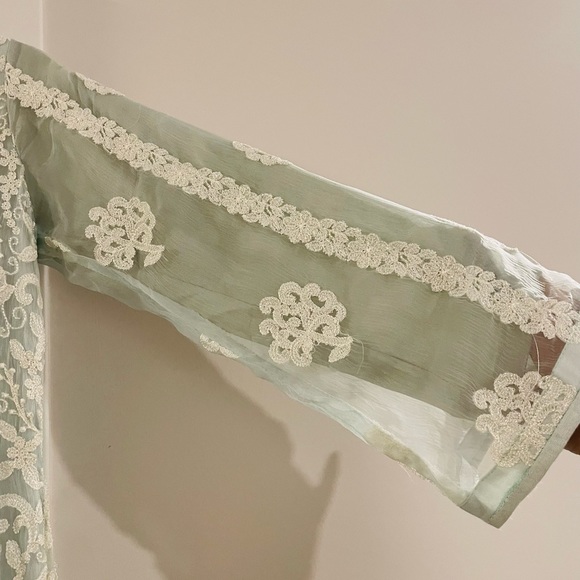 Brand New Sheqe Pakistani Outfit - Picture 4 of 8